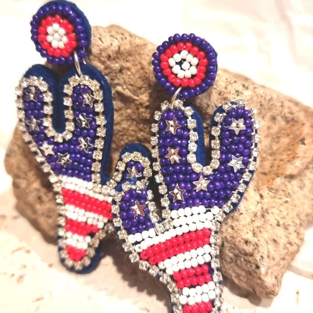 New Patriotic Beaded Cactus 4th Of July Independace Day Earrings - Picture 4 of 8